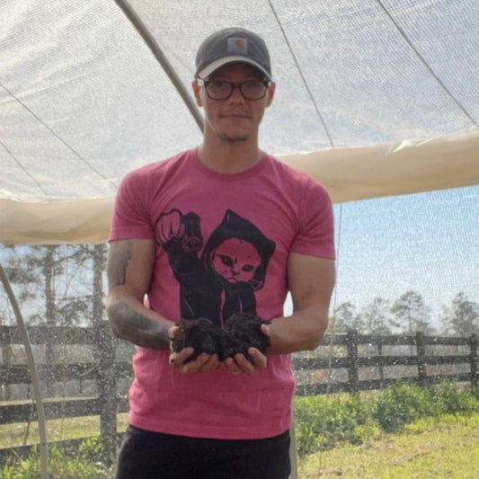 Gangsta Kitty: Streetwise Swagger T-Shirt