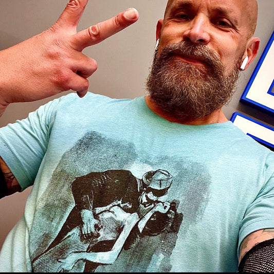 Sailor's Kiss: A Seaside Romance T-Shirt