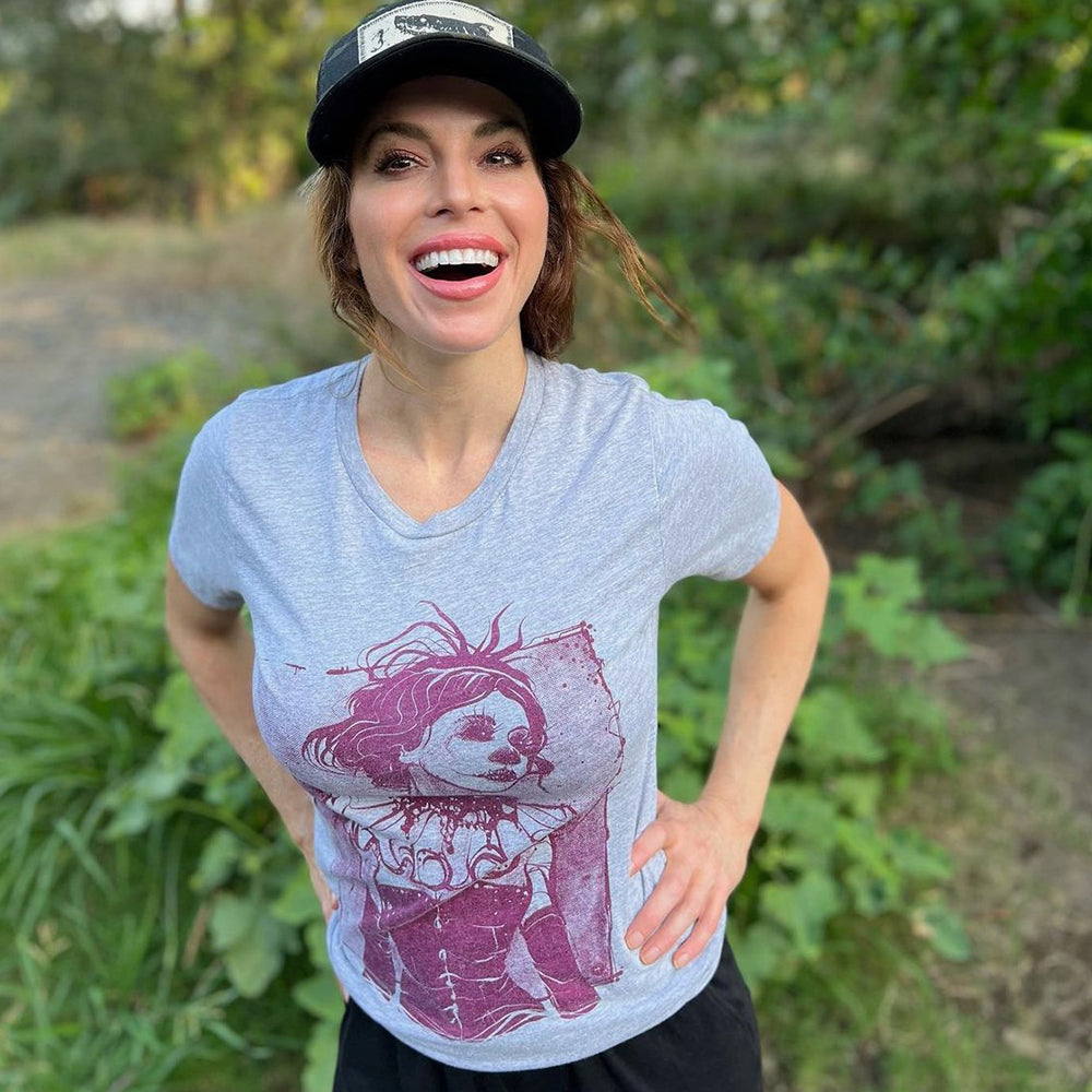 Burlesque: Eerie Goth Beauty T-Shirt